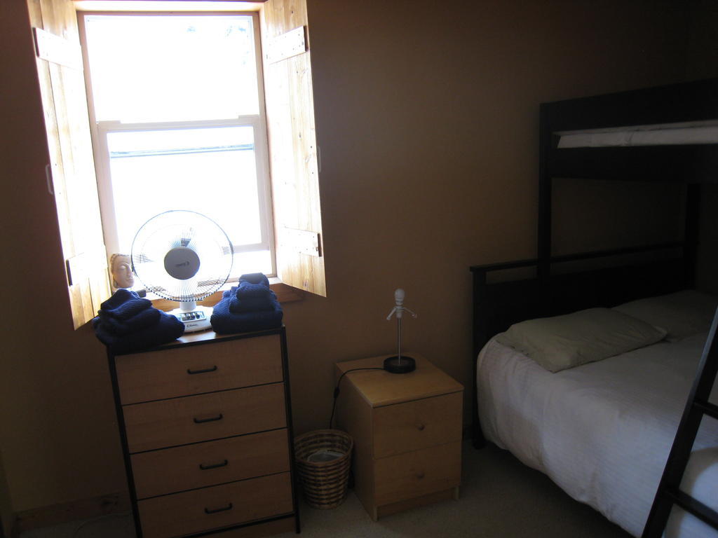 Poppi'S Guesthouse Revelstoke Bilik gambar